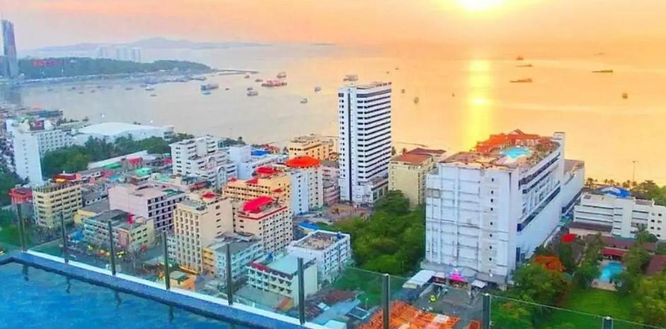 Appartamento Base 2bed King&queen With Infinity Pool & Free Netflix! Pattaya